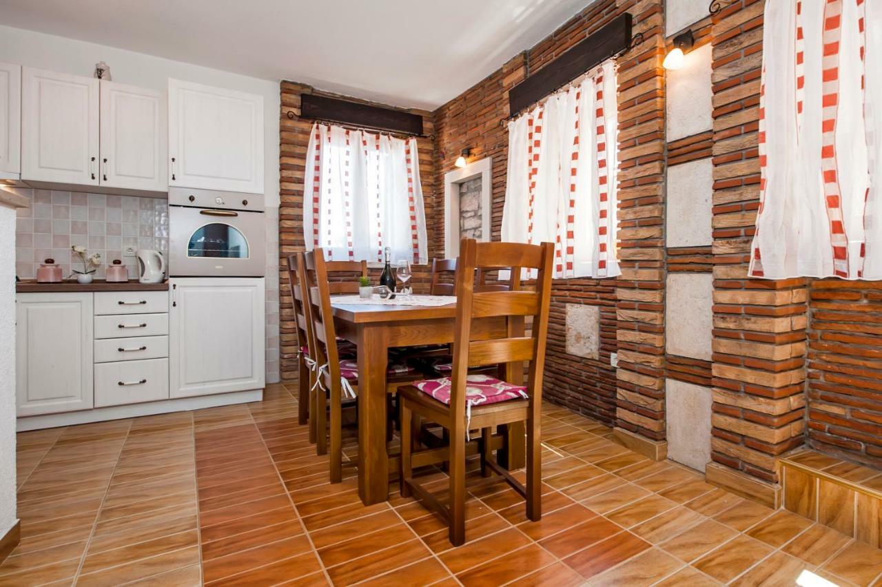 Guesthouse Ancient Stone Rovinj Buitenkant foto