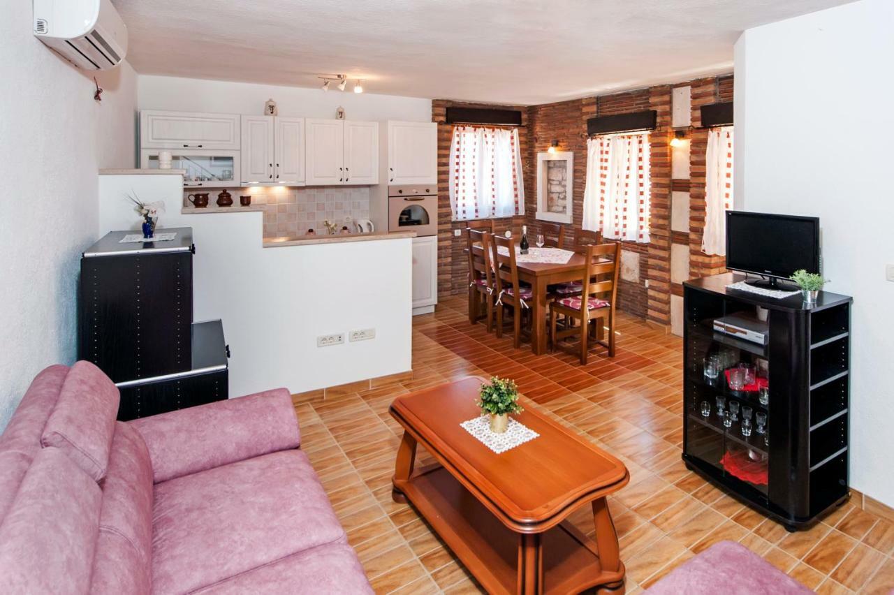 Guesthouse Ancient Stone Rovinj Buitenkant foto